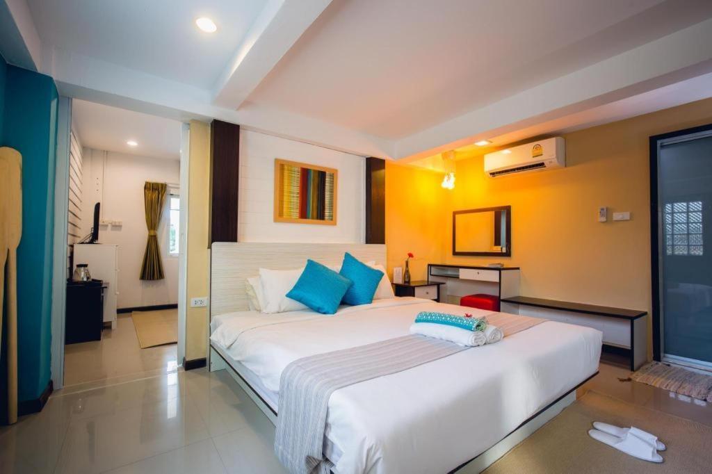 Anchor Boutique House Hotell Patong Exteriör bild