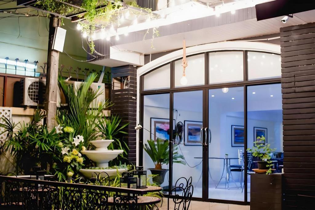 Anchor Boutique House Hotell Patong Exteriör bild